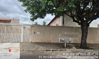 Imóvel 2665068 ['1444419059965'] - ['RUA PRIMO TORQUATO,N. 405 CASA 02, JARDIM TINEN - CEP: 14806-108, ARARAQUARA - SAO PAULO'] ['Jardim Tinen'] - ['Araraquara']/['SP'] - 1