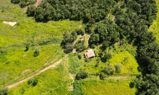 Imóvel 2898569 [''] - ['Fazenda São Benedito, 07, Lote 07, Lot Serrote, Zona Rural, Pugmil, TO, 77603-000 Condições para pagamento: à vista 100% do pagamento na emissão do CCV (Contrato de Compra e Venda) Considerações: Sobre o valor arrematado considerar + 7.0 % de comissão do leilão e + 1.0 % de taxa de serviços Pagimovel® a serem pagos pelos compradores. Exibir mais Informações adicionais Estas considerações estabelecem as condições aplicáveis à aquisição de imóveis com o Sicoob (VENDEDORA), 