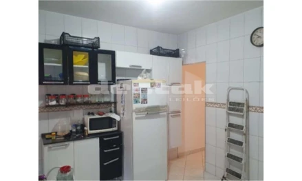 Casa em Caçapava, Vila Quirino, Rua Isabel Augusta de Arantes, 163 - Vila Quirino - Caçapava - SP, SP. Área: 125m2