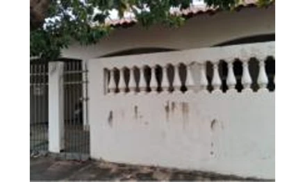 Casa em Penápolis, Chacara Santa Terezinha, Avenida 25 de Outubro, nº 111, no Conjunto Habitacional nº 01, SP. Área: 50m2