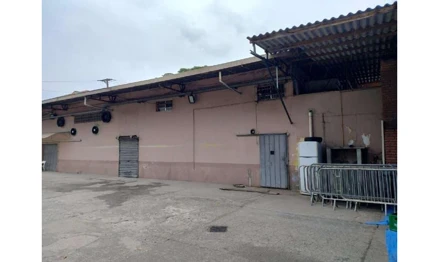 Prédio em Santo André, Vila Alzira, Rua Carijós, nº 1191 e Rua Amambai, nº 500, SP. Área: 3730m2