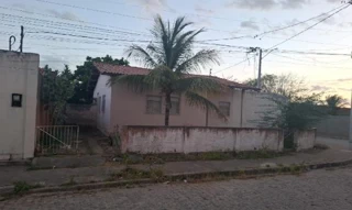 Imóvel 2692473 ['8444409840514'] - ['RUA SALGADO,N. 53 LT 53 QD F-14, VILA SERGIPE - CEP: 57465-392, PIRANHAS - ALAGOAS'] [''] - ['Piranhas']/['AL'] - 1
