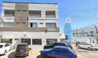 Imóvel 2947173 [''] - ['cidade de Catalão-GO na Avenida Raulina Fonseca Paschoal, nº 535 , esquina com a Rua Abigail da Silva Martins e o respectivo terreno com a área de 338,41 m² e as seguintes medidas e confrontações: pela frente mede 11,90 metros e confronta com a Avenida Raulina Fonseca Paschoal; aos fundos, mede 12,40 metros e confronta com propriedade dos proprietários; pelo lado direito mede 27,91 metros e confronta com propriedade de José de Fátimo Moreira; e, pelo lado esquerdo mede 28