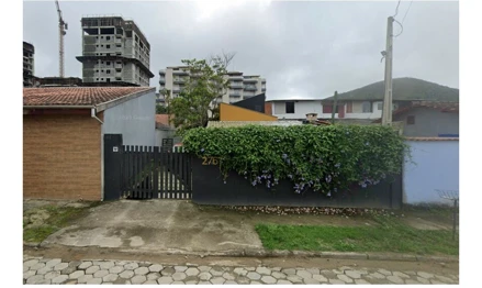 Casa em Caraguatatuba, Martim De Sá, Rua Luiz Lyria Lopes, 276, SP. Área: 94.29m2