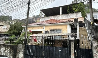 Imóvel 2465979 ['1444415637131'] - ['TRAVESSA OSCAR MALDONADO,N. 326 CASA01,, PARAISO - CEP: 24426-700, SAO GONCALO - RIO DE JANEIRO'] ['Paraíso'] - ['São Gonçalo']/['RJ'] - 1