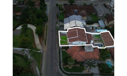 Casa em Joinville, Bom Retiro, Rua Inconfidentes 233, Bom Retiro, Joinville - SC, SC. Área: 418.8m2