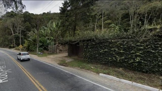Imóvel 2480291 [''] - ['Ponte da Saudade, às margens da Rodovia RJ 116 km 76,5, lado esquerdo no sentido Rio de Janeiro, em frente ao Hotel Bucsky (acessos pela rodovia), com área total de 131.475,16m2 (cento e trinta e um mil, quatrocentos e setenta e cinco metros quadrados) de terras, matriculado sob o nº 11.911, ficha 01, R-$, nos assentamentos do Cartório do 1º Ofício do RGI desta Cidade e Comarca de Nova Friburgo/RJ'] ['Prado'] - ['Nova Friburgo']/['RJ'] - 1