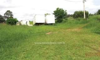 Imóvel 2555292 [''] - ['Sítio Recanto Santa Izabel, CRT 186D, área Rural Gleba Desmembrada 01, Rio Verde, Bauru - SP. Imóvel: A FRAÇÃO DE 50% POR CENTO DE GLEBA DE TERRAS , denominada Recanto Santa Izabel – Gleba desmembrada 01, nesta cidade de Bauru-SP, com a área de 2,1942ha, contendo as seguintes benfeitorias: um rancho para criação de bicho da seda com bosque e uma casa de tijolos para criação de bicho da seda, com o seguinte roteiro perimétrico: inicia-se a descrição deste perímetro no pont