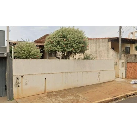Casa em Santa Cruz do Rio Pardo, Centro, Rua Catarina Etsuco Umezu, 1226, Centro, SP. Área: 185.47m2