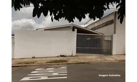 Casa em Bauru, Vila Industrial, Rua Américo Zuiani, nº 2-27, LT, Q134, Vila Industrial, Bauru-SP, Cep 17051-480, SP. Área: 110.08m2